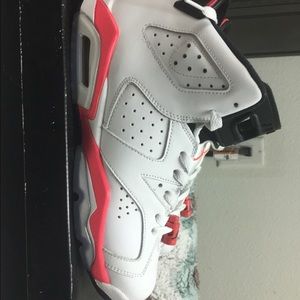 RETRO JORDANS 6s
