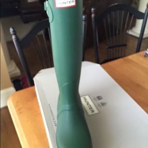 NIB women's Hunter Boots green matted