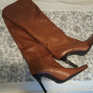 Beautiful and sexy knee high leather Aldo boots