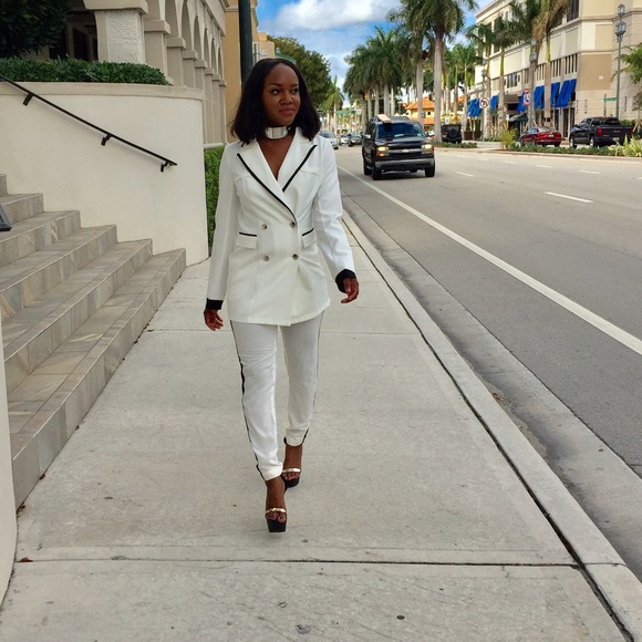 Meet your Posher, Neisha - Picture 2 of 3