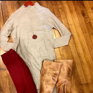 Long soft gray mock neck tunic w/ side slits NOWT