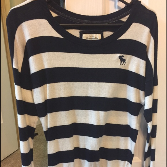 Small sweater Abercrombie and fitch