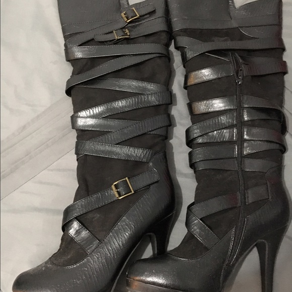 ⭐️PRICE LOWERED⭐️ Black Boots