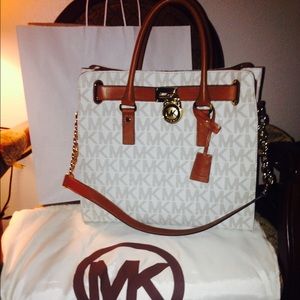 MK white purse