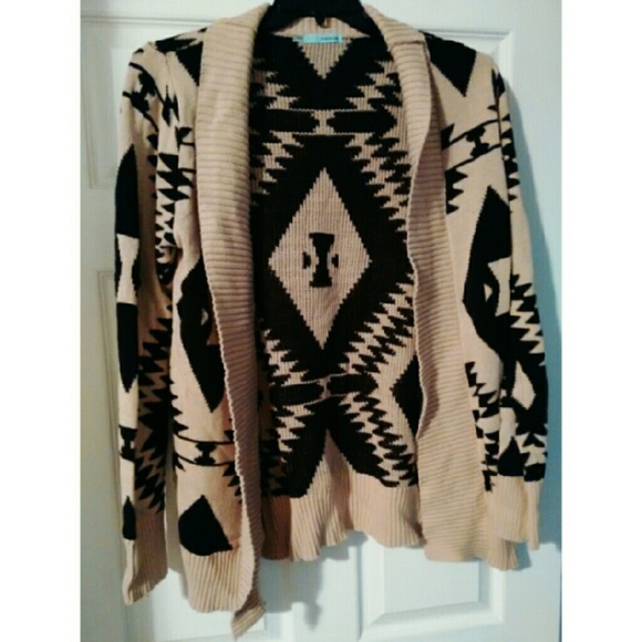 Warm, Thick Knit Cardigan - Picture 3 of 3