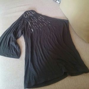 one shoulder gray tee