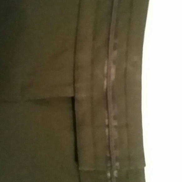 NWOT, EXPRESS STUDIO, CLASSY / SEXY SKIRT! ๐ ๐ - Picture 3 of 4