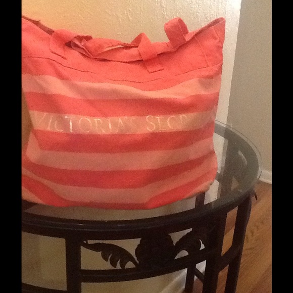 Victoria's Secret Handbags - Victoria's Secret tote