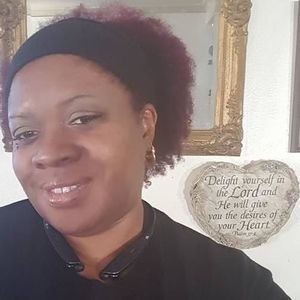 Meet your Posher, Charmane