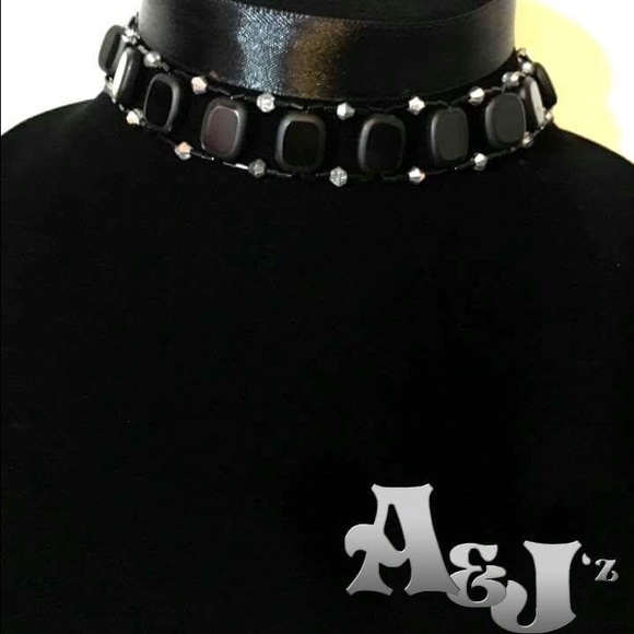 ✨NEW✨ Choker - Picture 1 of 3