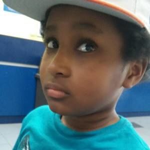 Meet your Posher, Dmay