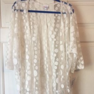 LulaRoe Lindsey. Cream polka dots. Medium. BNWT