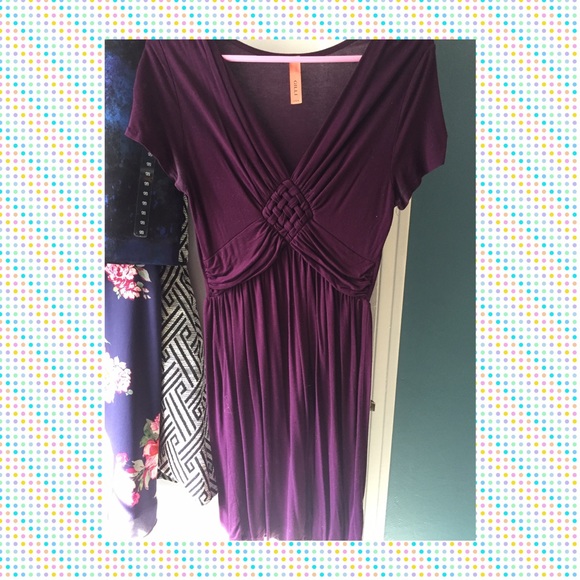 Purple jersey dress with knotwork
