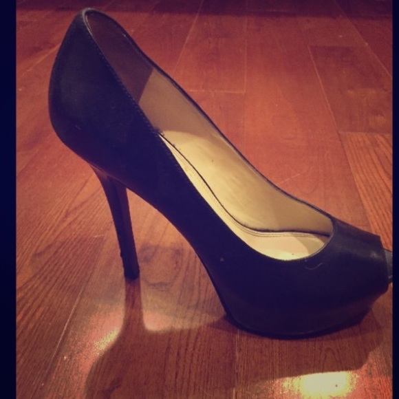 Gorgeous black pumps!