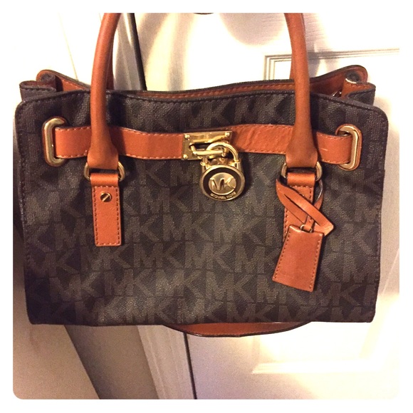 Micheal Kors satchel purse