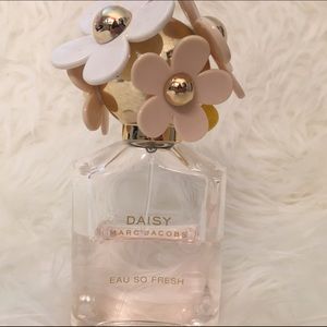 Daisy by Marc Jacobs eau so fresh