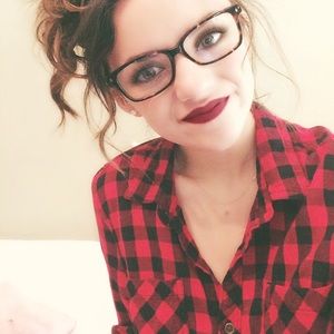 ✨Black and Red Plaid Top✨