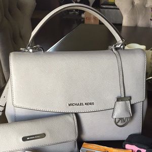 Michael Kors Medium Ava + MK Fox Fur Keychain