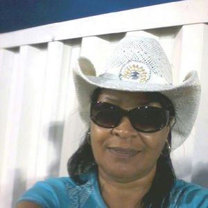 Meet your Posher, Linda