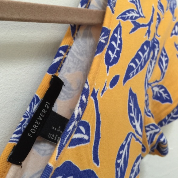 Cute Skater Dress w/ Back cut-out - Picture 4 of 4