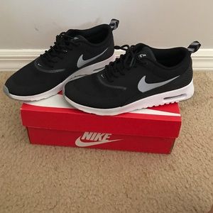 Wmns Nike air max Thea 7.5