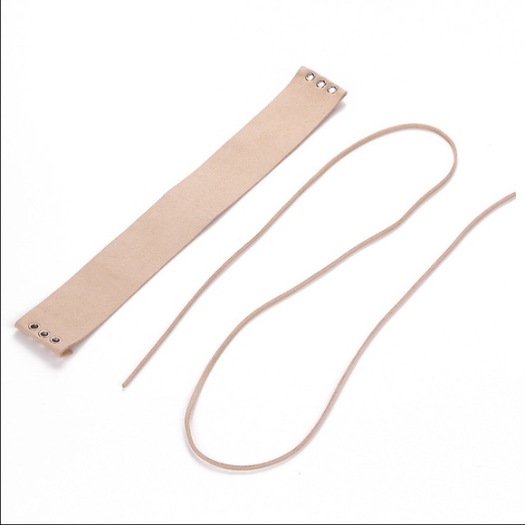 SALE! 🍾 FALL HOST PICK 🎀 Sexy Lace Up Choker - Picture 4 of 4