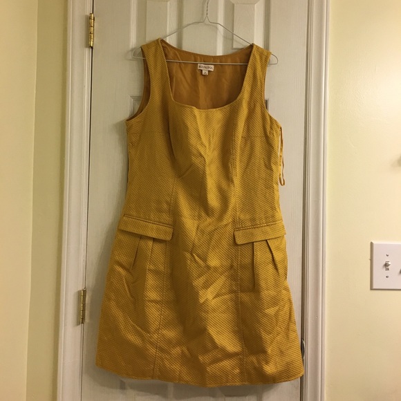 Sleeveless textured dress