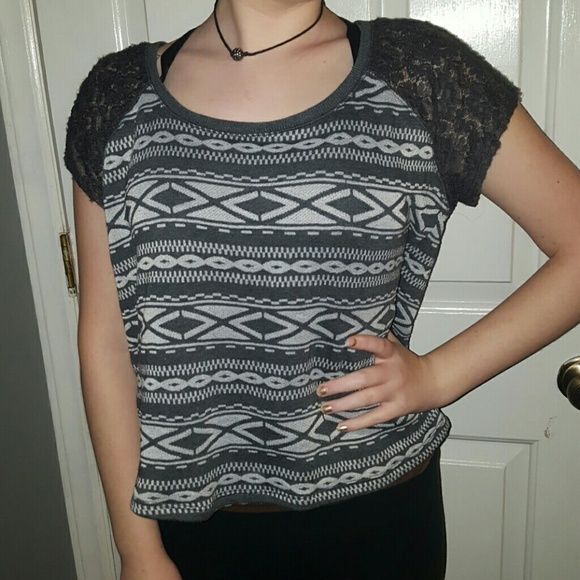 Large GRAY & WHITE TOP