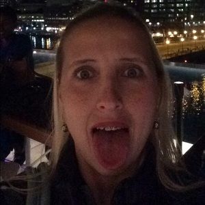 Meet your Posher, Ana