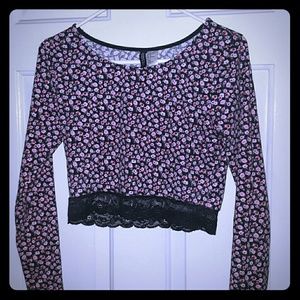 ? FLORAL CROP TOP, LACE ?