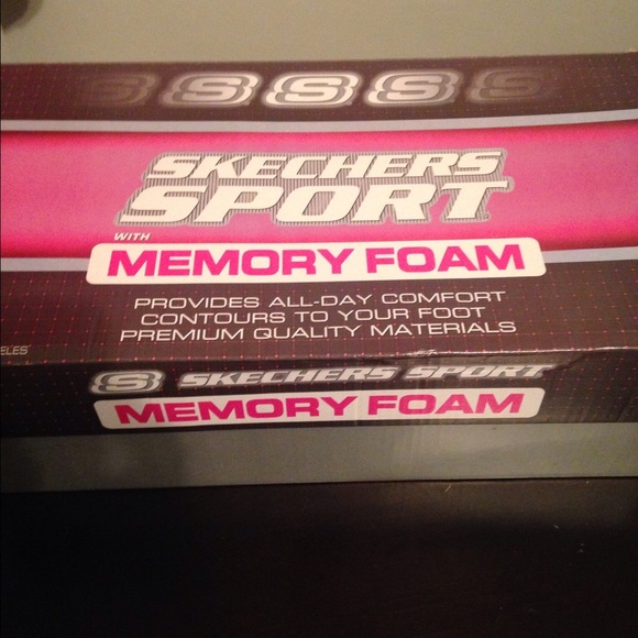 Skechers pink shoes size 8.5 wide width