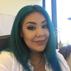 Meet your Posher, Yadirah