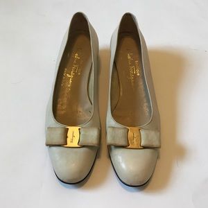 Salvatore Ferragamo Shoes - Salvatore Ferragamo Vara Bow Ivory Heels 8 1/2 8.5 Salvatore Ferragamo Shoes - Salvatore Ferragamo Vara Bow Ivory Heels 8 1/2 8.5
