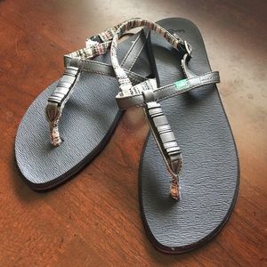 Sanuk T Strap Sandal