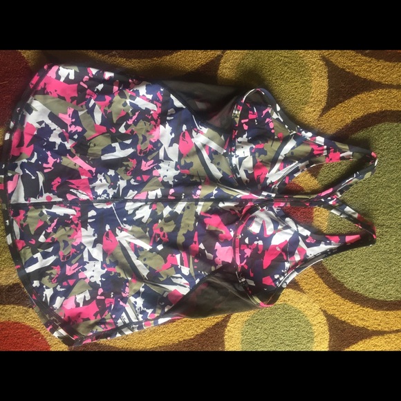 Fast lane singlet lululemon size 8 - Picture 2 of 2