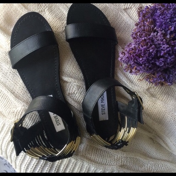 Steve Madden black sandal