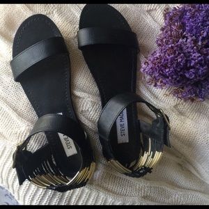 Steve Madden black sandal