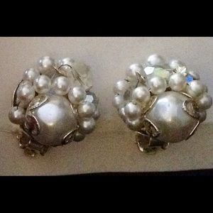 50's Vintage Vendome style Cream Clip-on earrings