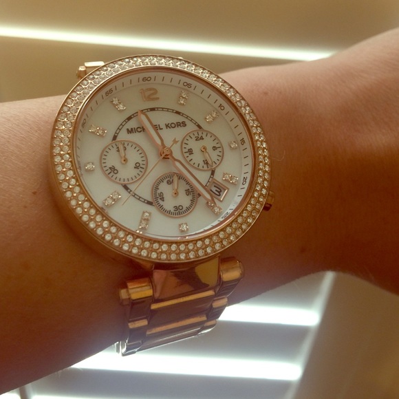 Authentic Michael Kors rose gold watch - Picture 1 of 4