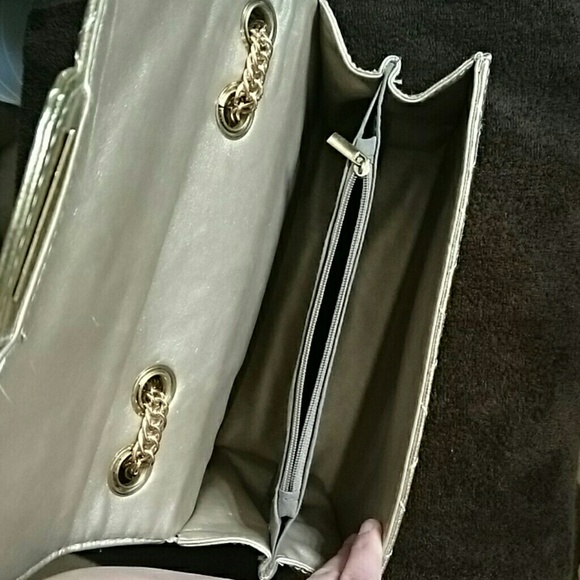 Gorgeous gold shoulder/crossbody bag!!!.. - Picture 4 of 4
