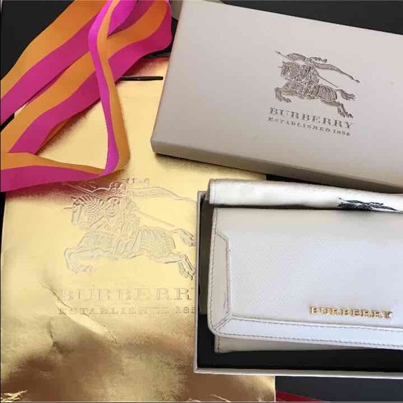 Burberry white leather wallet - Picture 4 of 4