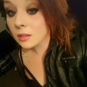 Meet your Posher, Casandra