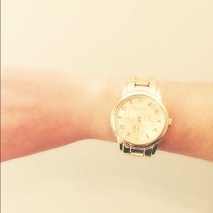 ✨Classic Gold Watch✨
