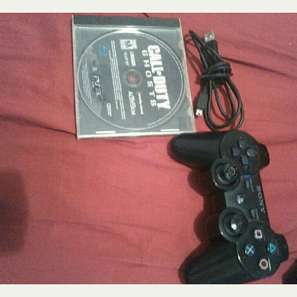 PS3 Controller & Cod Ghost - Picture 2 of 2