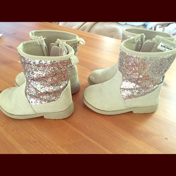Carters boots 🌟
