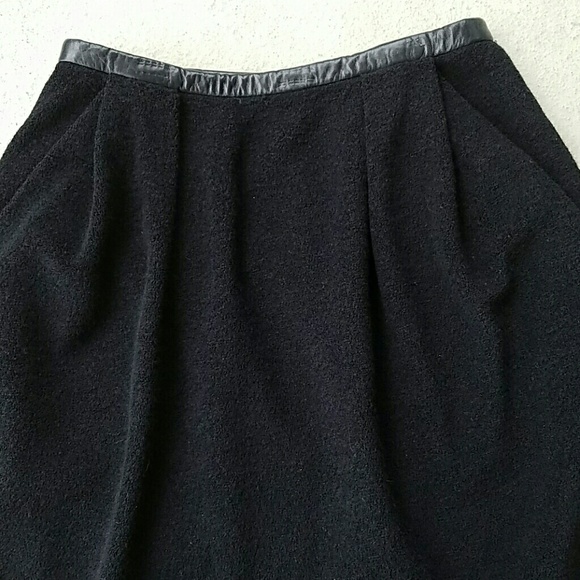 Y2K Vintage Donna Karen Wool Black Leather Trim Skirt Size 6 - Picture 3 of 4