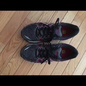 Asics kayano preowned size 8 1/2