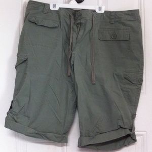 Women's Bermuda shorts