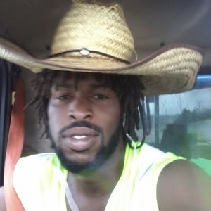 Meet your Posher, Tee