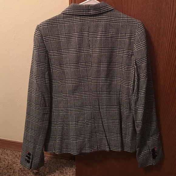 Blazer - Picture 2 of 4